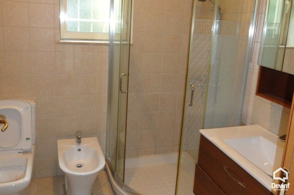 Tirane Qera Apartament 4+1+G Apartament dubleks prane Klubit Sportiv Dinamo apartament