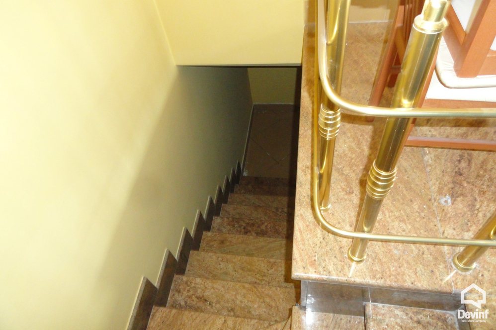 Tirane Shitje Dyqan  Dyqan prane Sheshit Wilson apartament