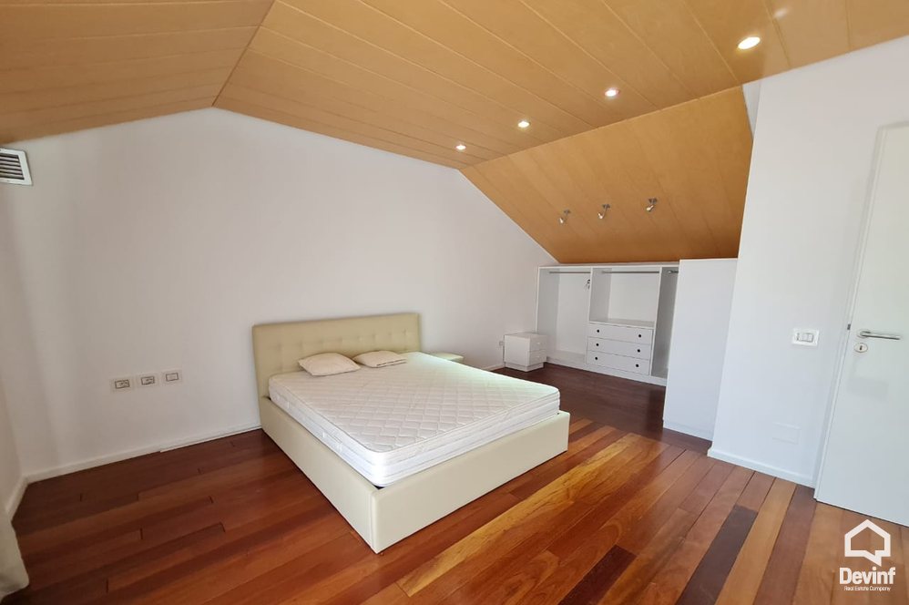 Tirane Shitje Vile 3+1+A Vile ne zonen e Farkes kompleks rezidencial