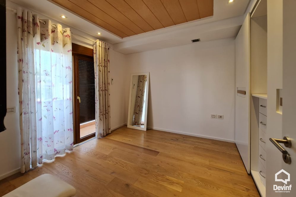 Tirane Shitje Vile 3+1+A Vile ne zonen e Farkes kompleks rezidencial