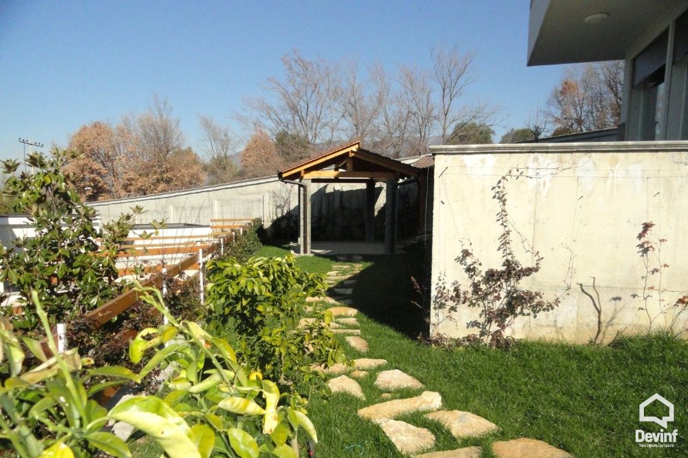 Tirane For Rent Villa 4+1+A Villa in Farka District Villa Residential Complex