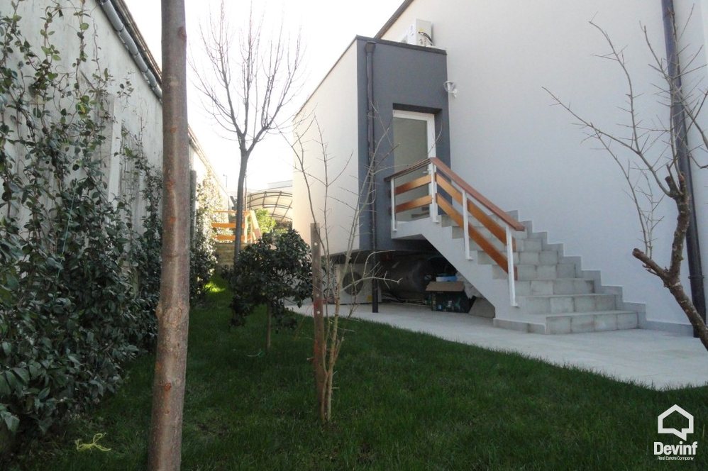 Tirane For Rent Villa 4+1+A Villa in Farka District Villa Residential Complex