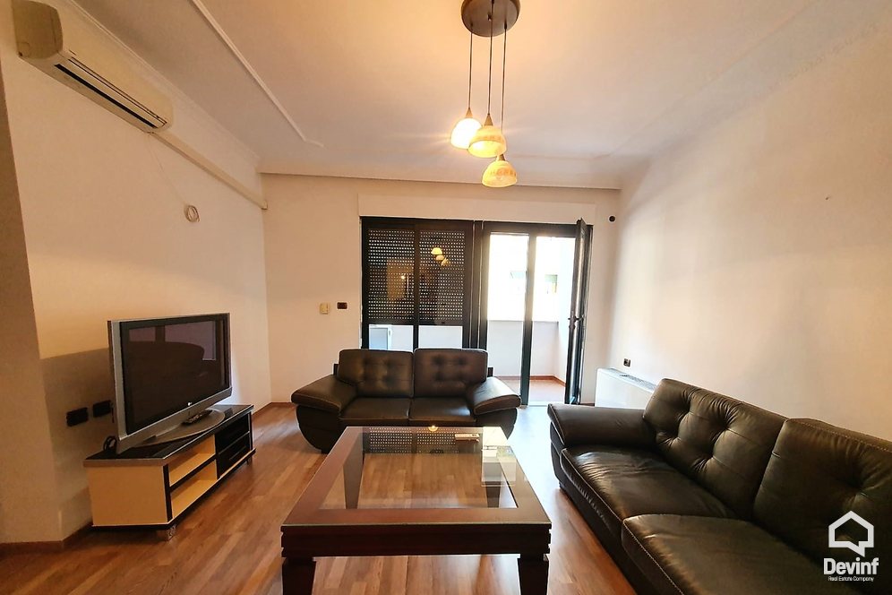 Tirane Qera Apartament 2+1+A Apartament ne zonen e Bllokut apartament zyre