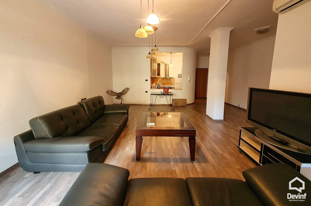 Tirane Qera Apartament 2+1+A Apartament ne zonen e Bllokut apartament zyre