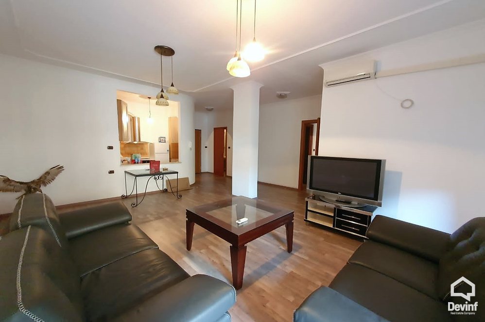 Tirane Qera Apartament 2+1+A Apartament ne zonen e Bllokut apartament zyre