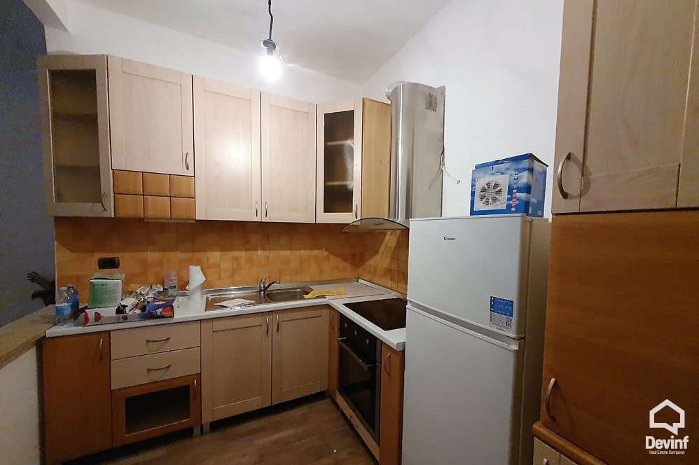 Tirane Qera Apartament 2+1+A Apartament ne zonen e Bllokut apartament zyre