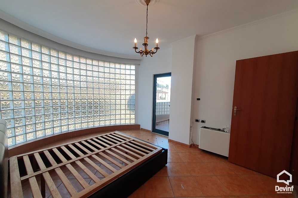 Tirane Qera Apartament 2+1+A Apartament ne zonen e Bllokut apartament zyre