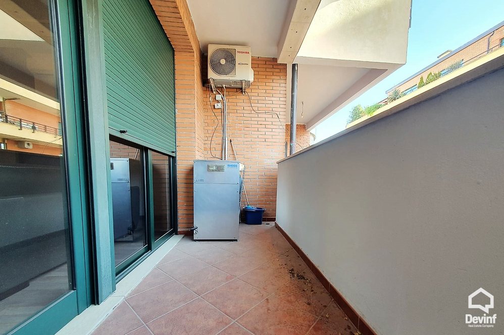 Tirane Qera Apartament 2+1+A Apartament ne zonen e Bllokut apartament zyre