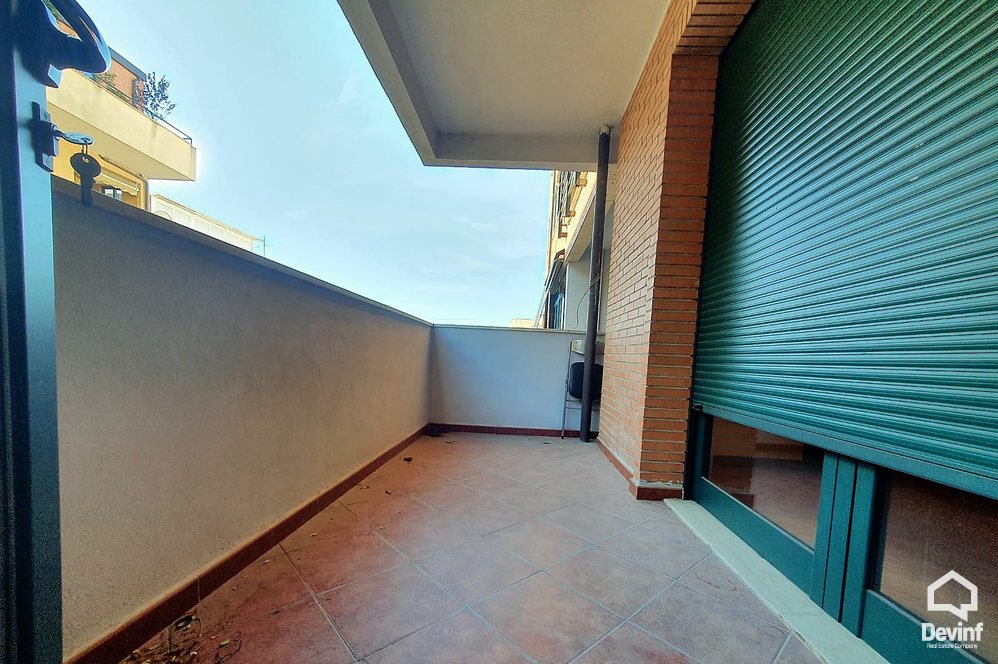 Tirane Qera Apartament 2+1+A Apartament ne zonen e Bllokut apartament zyre