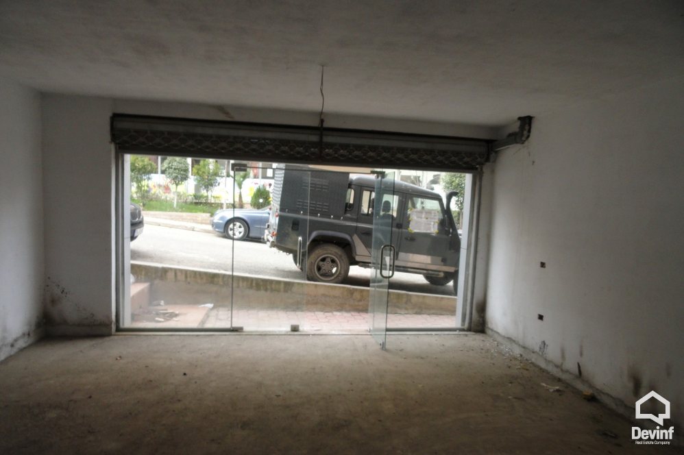 Tirane Shitje Dyqan  Dyqan prane Kopeshtit Botanik vile bregdet kompleks rezidencial
