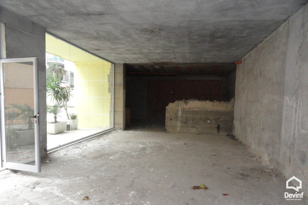 Tirane For Sale Shop  Shop close to Str. Kavajes 