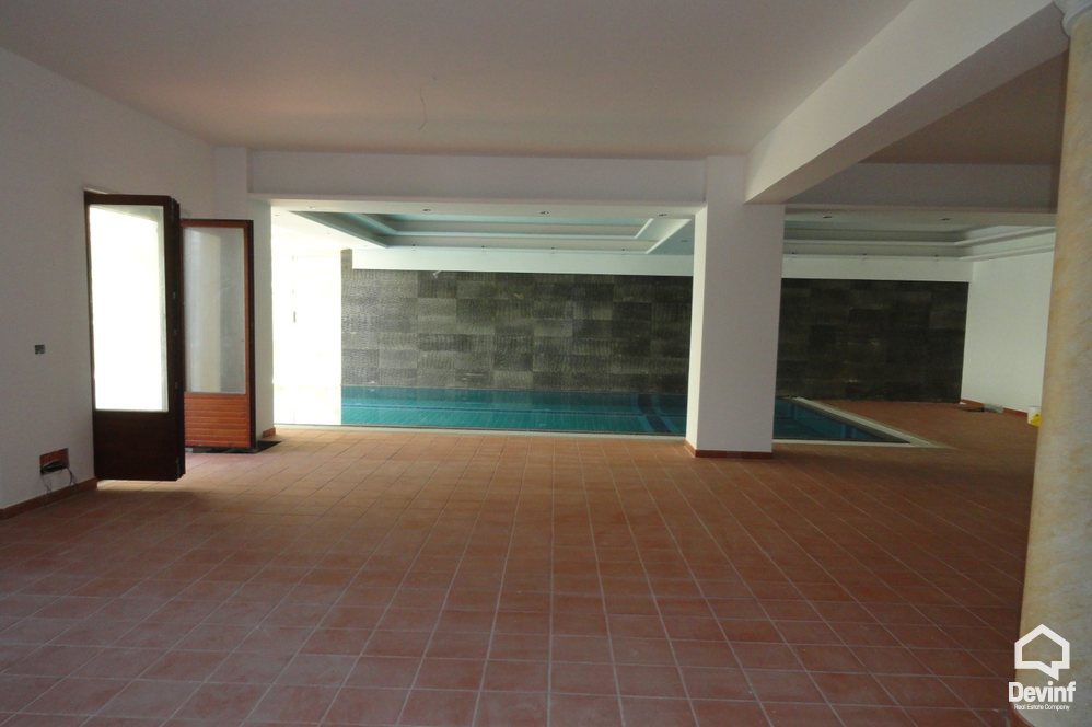 Tirane Qera Vile Me shume se 4 dhoma Vila ndodhet prane Kopeshtit Zoologjik zyre vile restorant