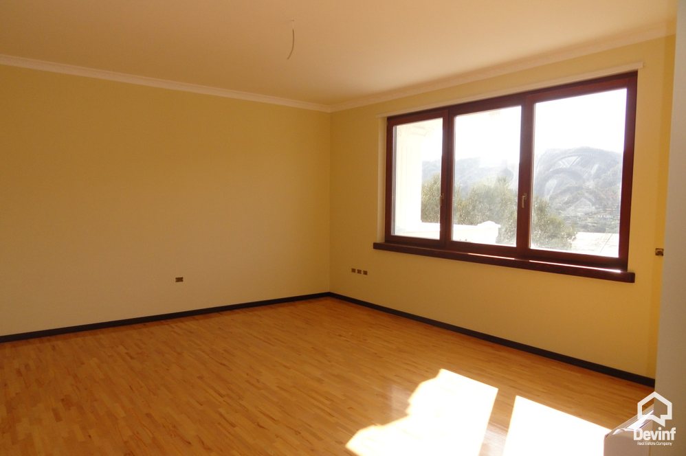 Tirane Qera Vile Me shume se 4 dhoma Vila ndodhet prane Kopeshtit Zoologjik zyre vile restorant