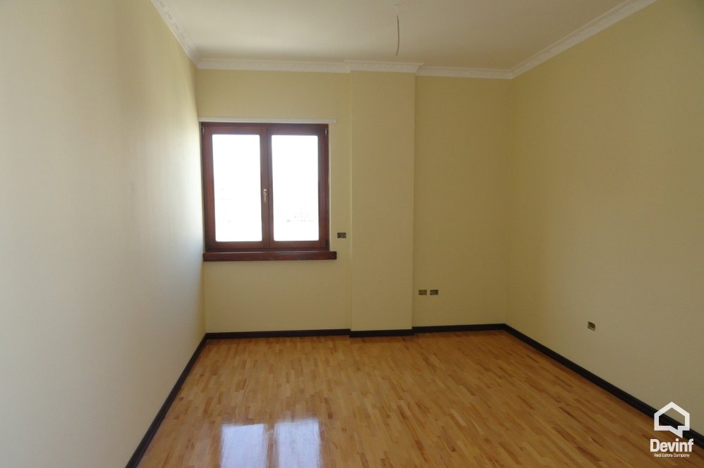 Tirane Qera Vile Me shume se 4 dhoma Vila ndodhet prane Kopeshtit Zoologjik zyre vile restorant