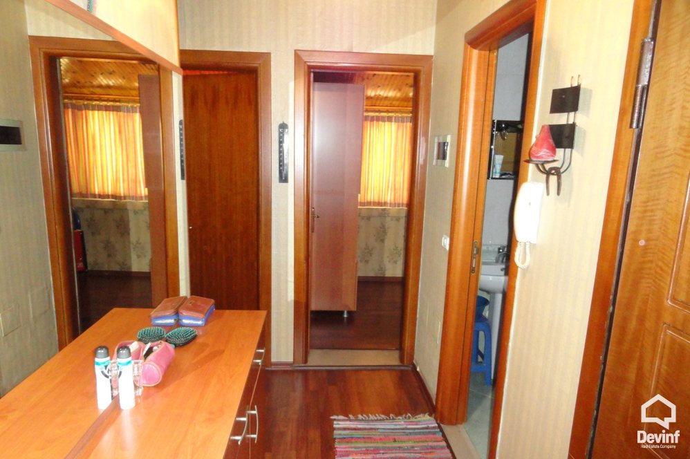 Tirane Shitje Apartament 3+1+A Pallati ndodhet prane rruges Myslym Shyri apartament