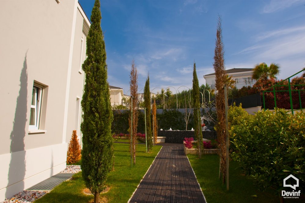 Tirane For Sale Villa 4+1+G House in a residential compound in Tirana periphery Residential Complex