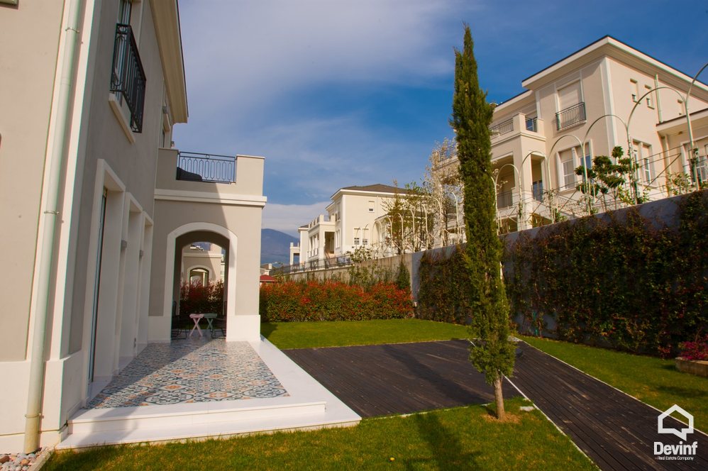 Tirane For Sale Villa 4+1+G House in a residential compound in Tirana periphery Residential Complex