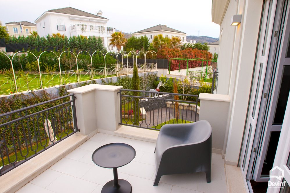 Tirane For Sale Villa 4+1+G House in a residential compound in Tirana periphery Residential Complex