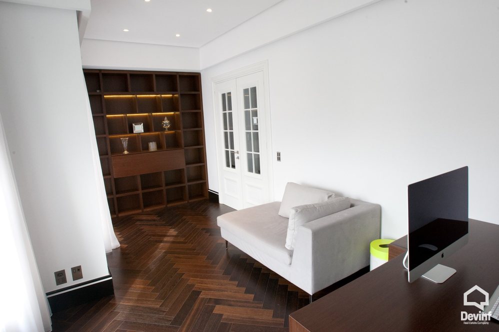 Tirane For Sale Villa 4+1+G House in a residential compound in Tirana periphery Residential Complex