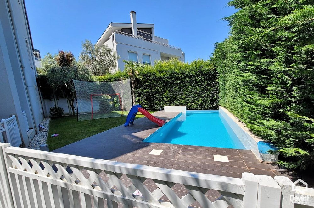 Tirane For Rent Villa Me shume se 4 dhoma Villa located in a residential complex in Sauk, near Tirana East Gate center Villa Residential Complex