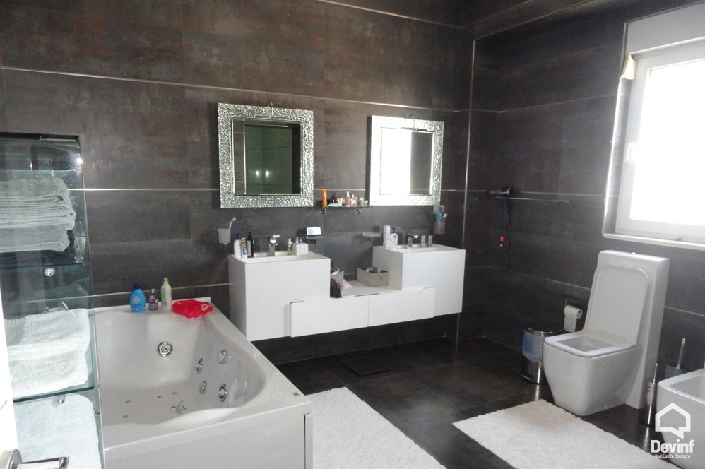 Tirane For Sale Apartment 4+1+G New building located near the Albanian Radio and Television Apartment
