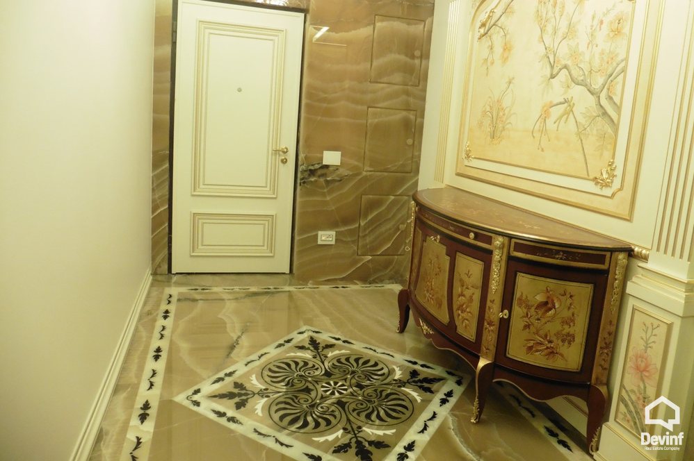 Tirane Qera Zyre  Ne Bulevardin Gjergj Fishta Zyre