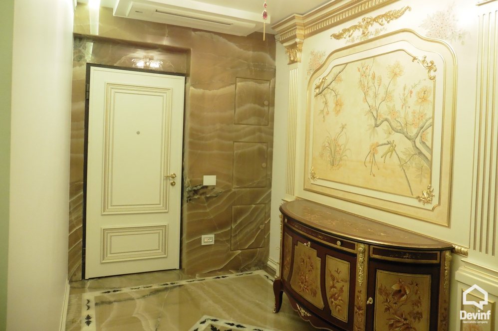 Tirane Qera Zyre  Ne Bulevardin Gjergj Fishta Zyre