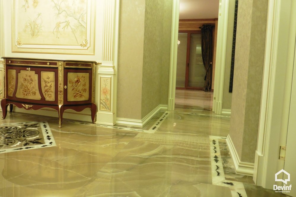 Tirane Qera Zyre  Ne Bulevardin Gjergj Fishta Zyre