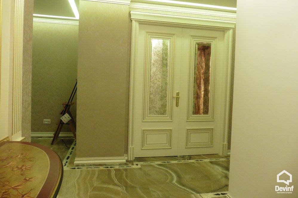 Tirane Qera Zyre  Ne Bulevardin Gjergj Fishta Zyre