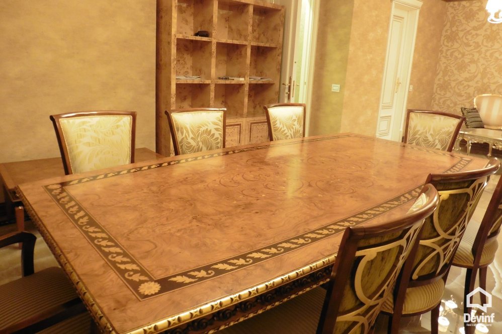 Tirane Qera Zyre  Ne Bulevardin Gjergj Fishta Zyre