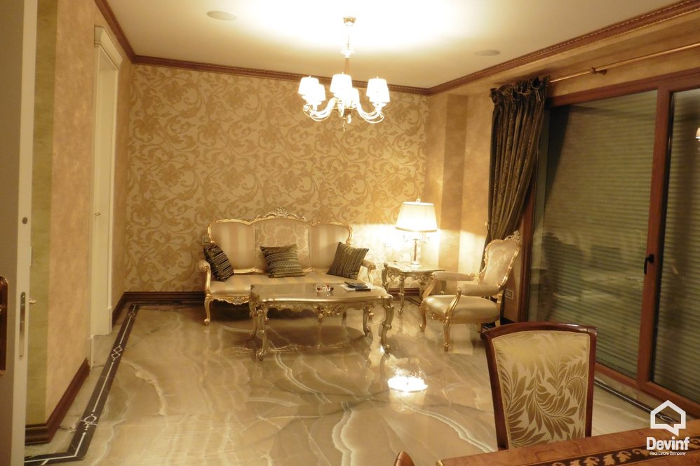 Tirane Qera Zyre  Ne Bulevardin Gjergj Fishta Zyre