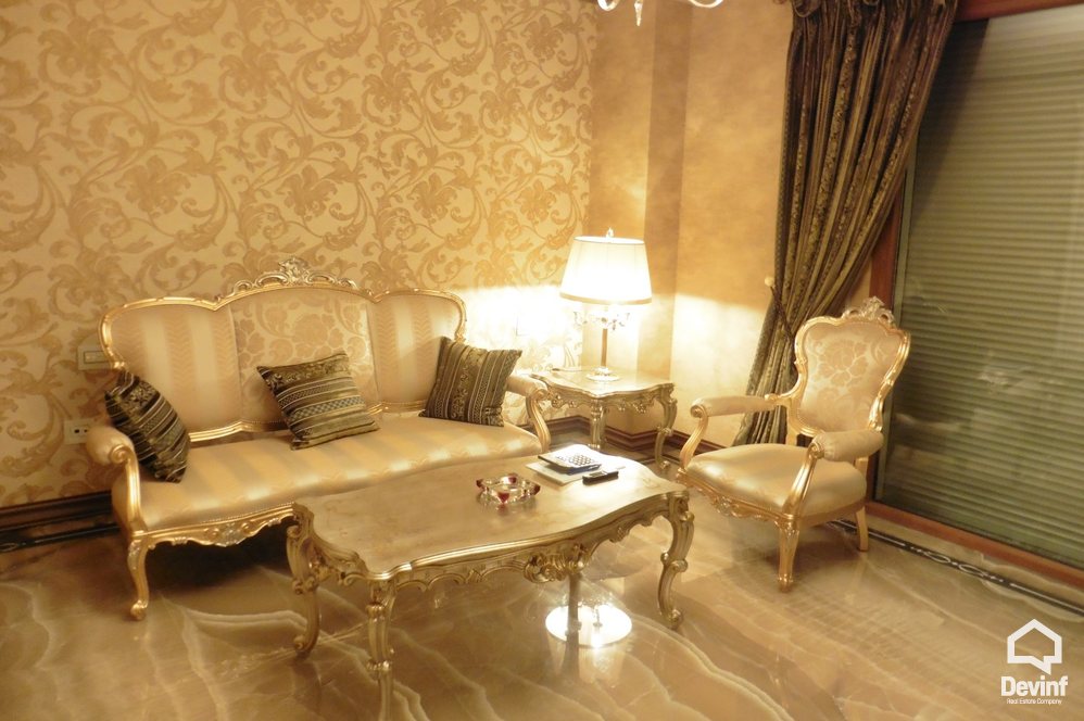 Tirane Qera Zyre  Ne Bulevardin Gjergj Fishta Zyre