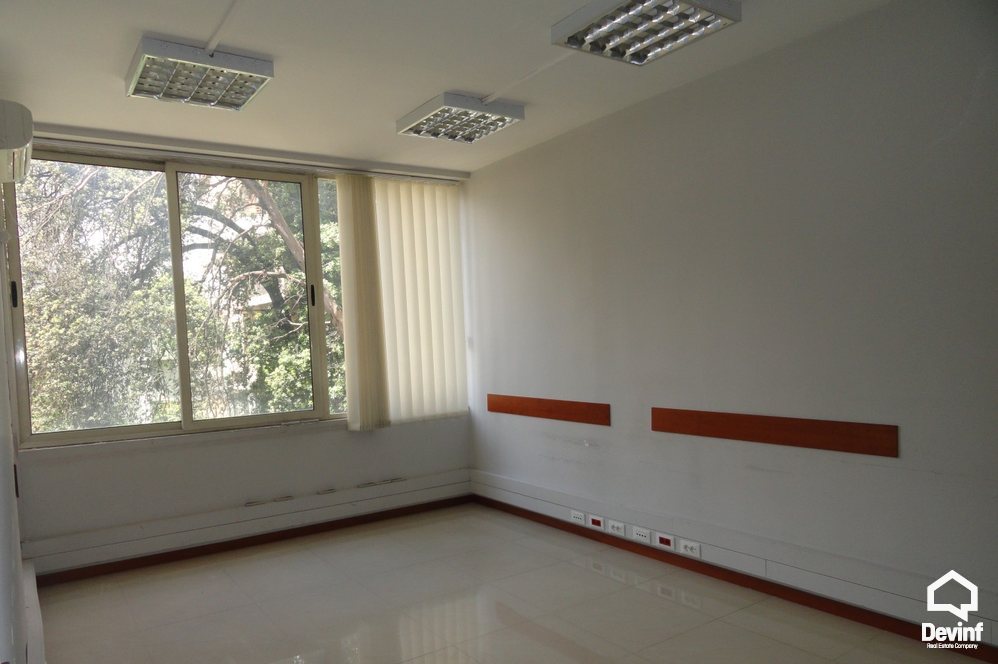 Tirane Qera Zyre  Zyra ne zonen e Bllokut zyre