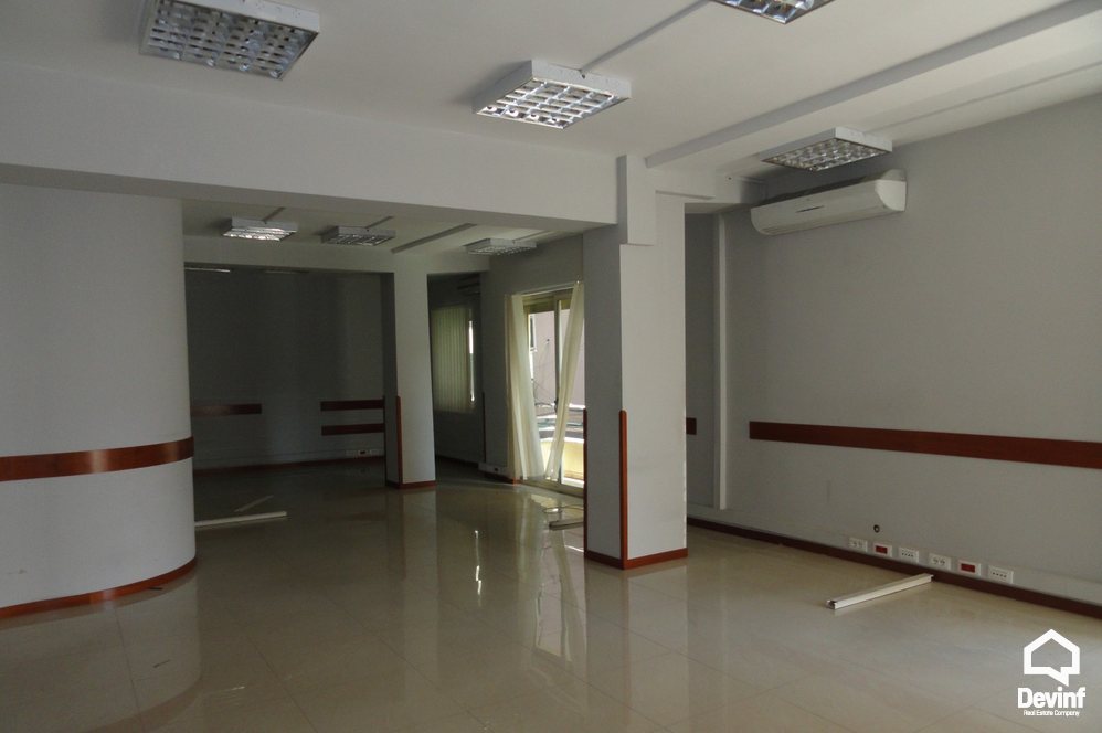 Tirane Qera Zyre  Zyra ne zonen e Bllokut zyre