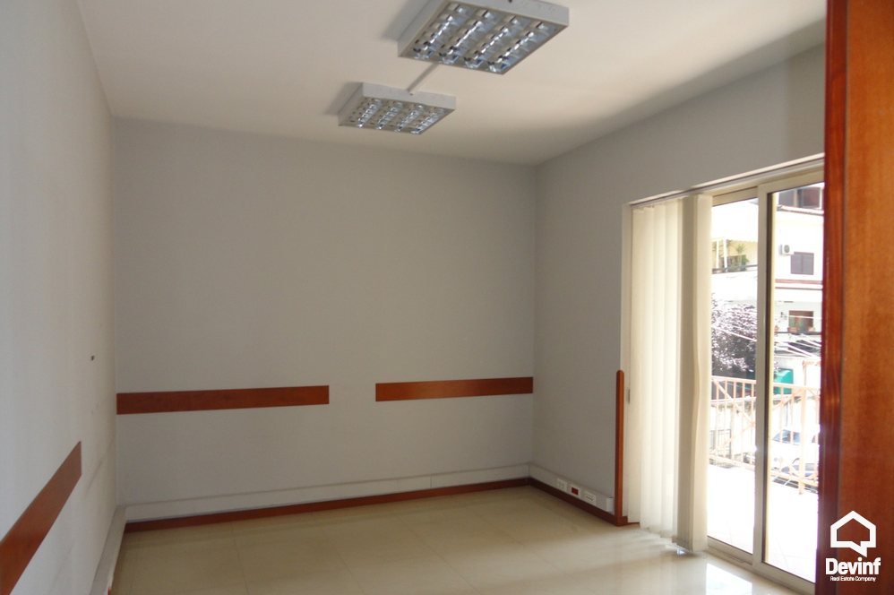 Tirane Qera Zyre  Zyra ne zonen e Bllokut zyre
