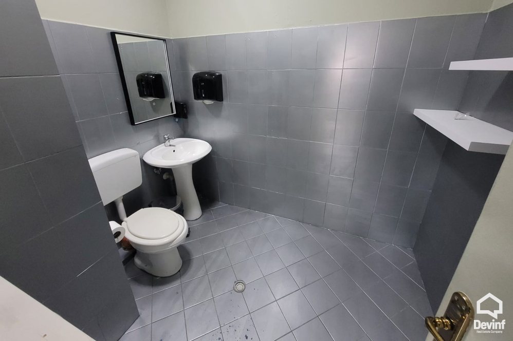 Tirane Qera Zyre  Zyre ne zonen e Bllokut zyre call center klinike