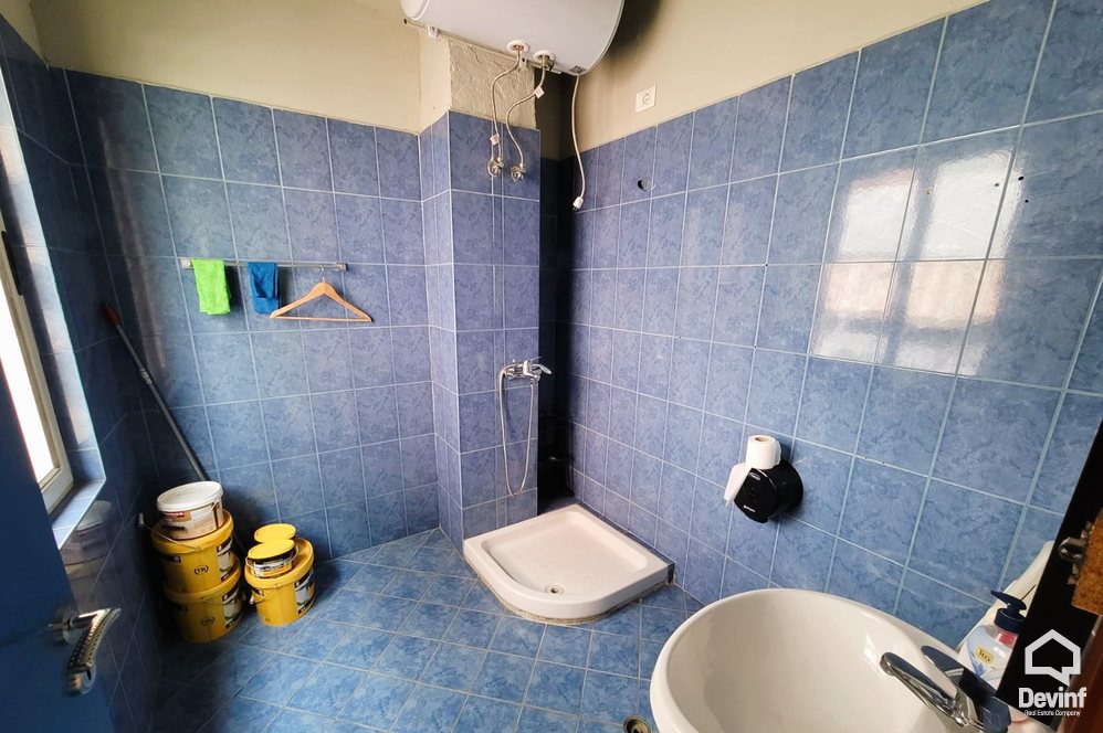 Tirane Qera Zyre  Zyre ne zonen e Bllokut zyre call center klinike