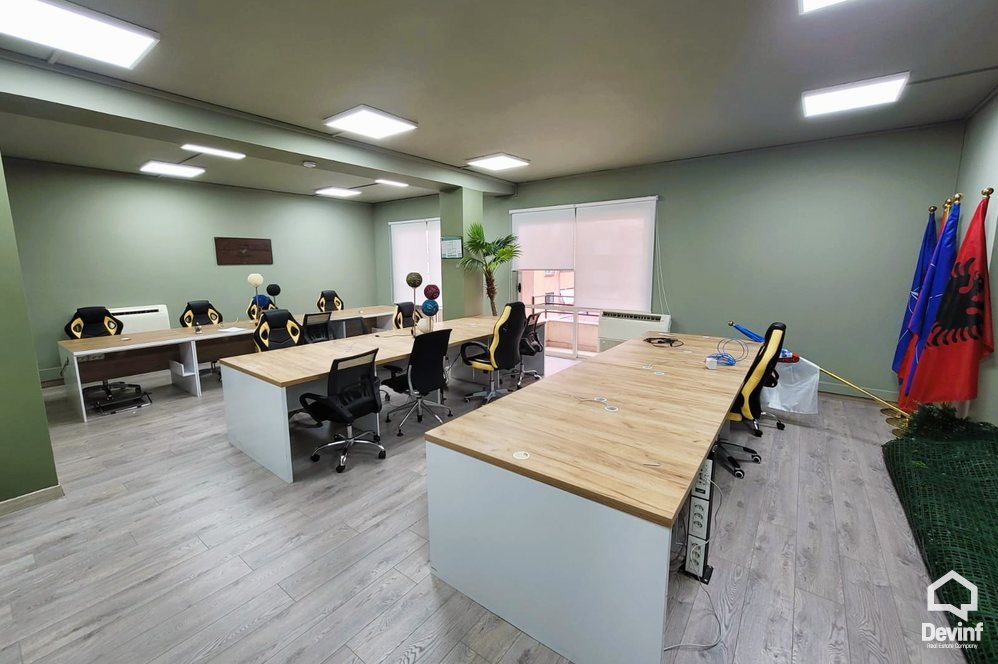 Tirane Qera Zyre  Zyre ne zonen e Bllokut zyre call center klinike