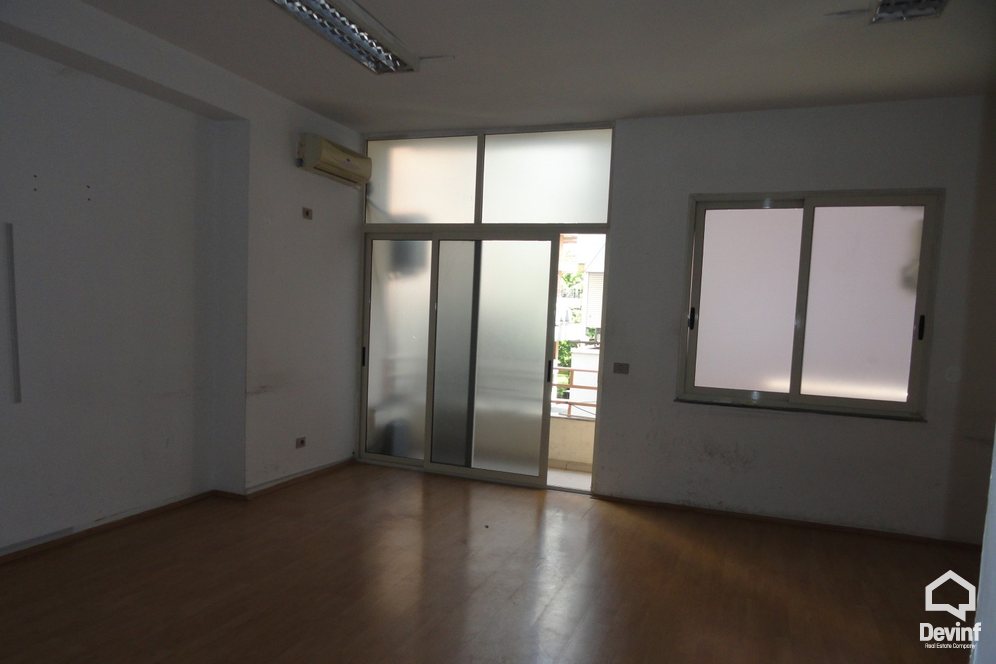 Tirane Qera Zyre  Zyre ne zonen e Ish-Bllokut Zyre