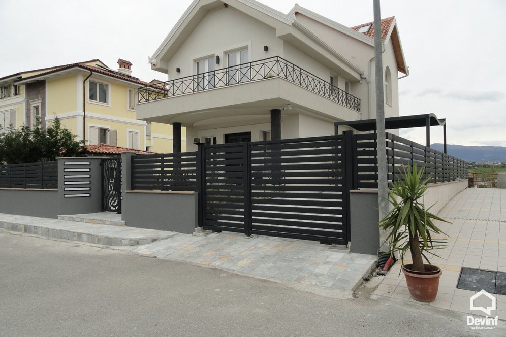 Tirane Qera Vile  Vile ne kompleks rezindecial ne zonen e Farkes kompleks rezidencial