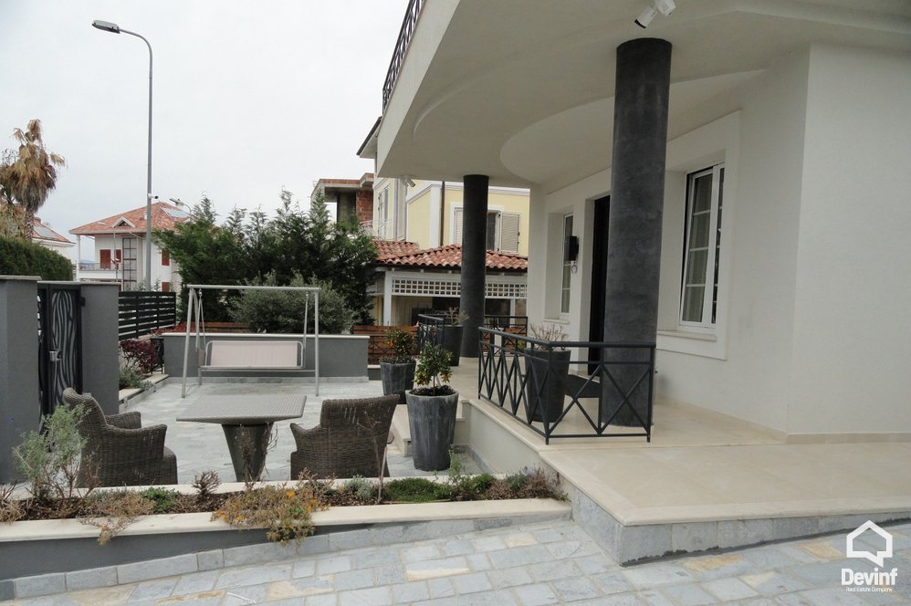 Tirane Qera Vile  Vile ne kompleks rezindecial ne zonen e Farkes kompleks rezidencial