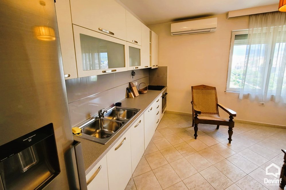 Tirane Qera Apartament 1+1+A Apartament ne Bulevardin Zhan Dark apartament