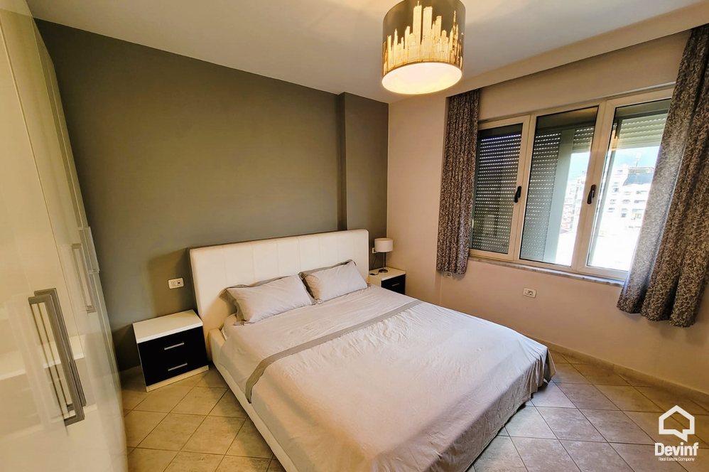 Tirane Qera Apartament 1+1+A Apartament ne Bulevardin Zhan Dark apartament
