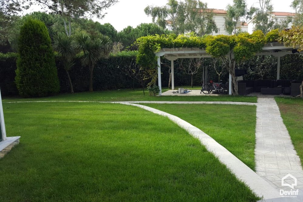 Durres For Sale Villa Me shume se 4 dhoma The villa is located in a nice residential complex on the Adriatic coast 