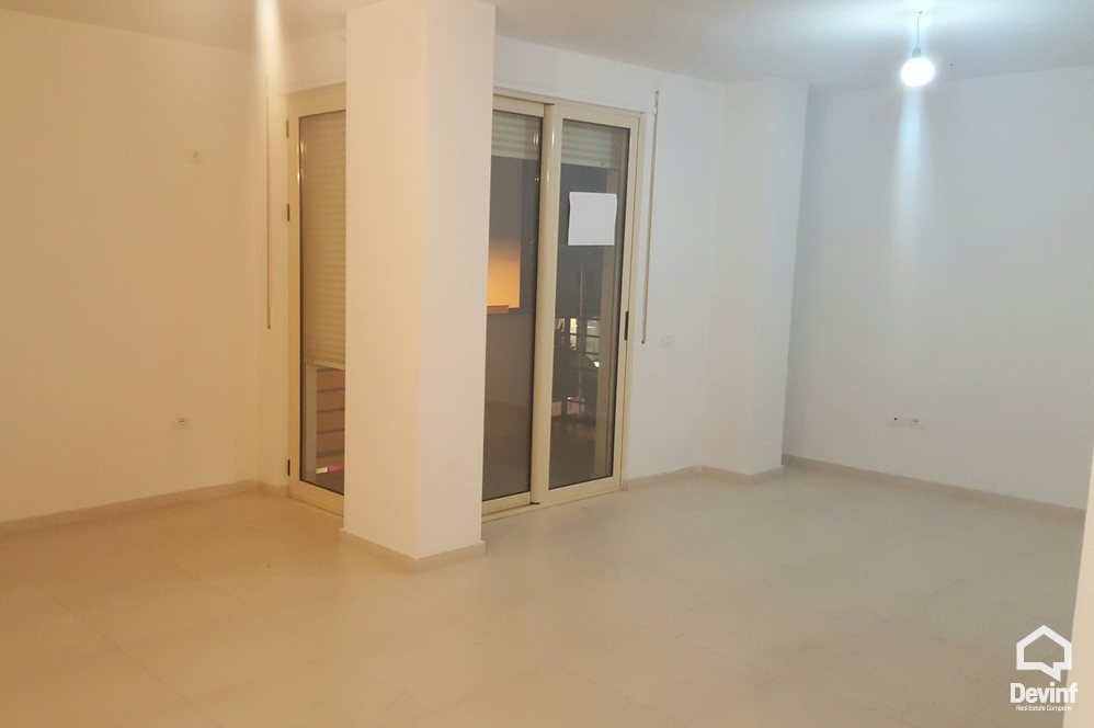 Tirane Qera Zyre  Pallat i ri prane Qendres Kristal apartament klinike dentare