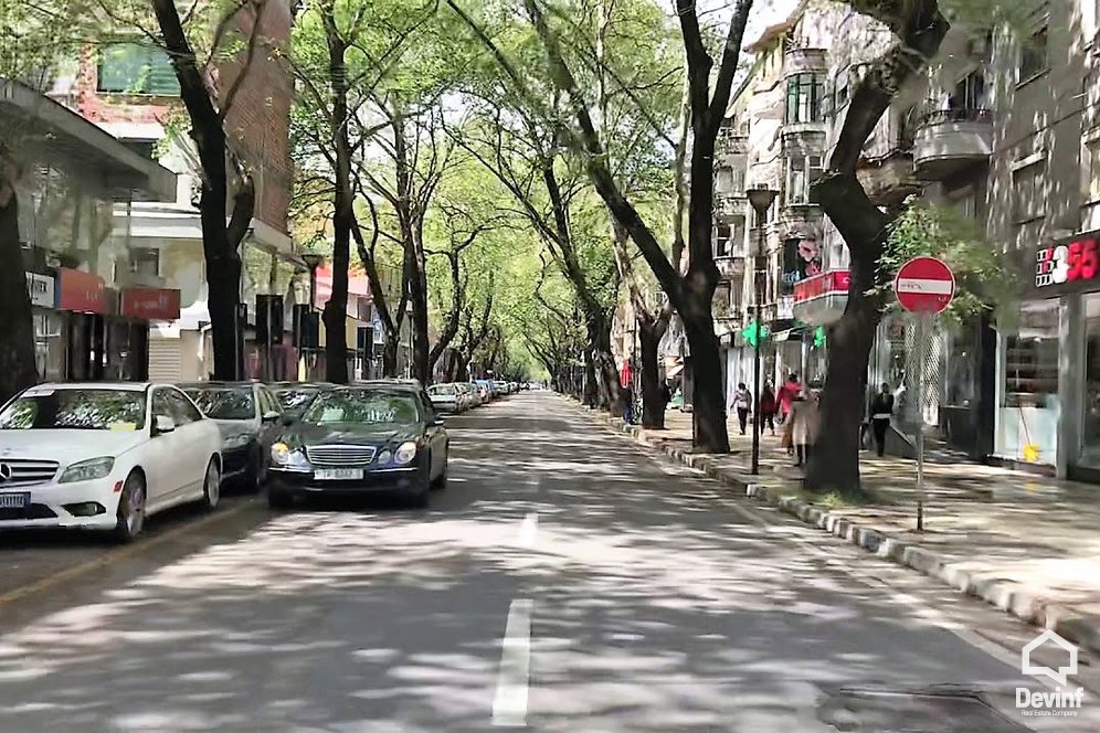Tirane Shitje Dyqan  Rruga Myslym Shyri, prane Gjykates se Larte dyqan