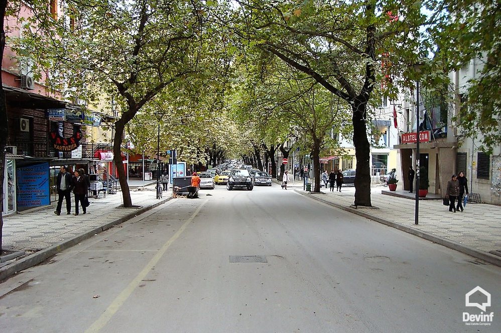 Tirane Shitje Dyqan  Rruga Myslym Shyri, prane Gjykates se Larte dyqan