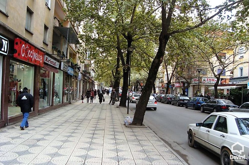 Tirane Shitje Dyqan  Rruga Myslym Shyri, prane Gjykates se Larte dyqan