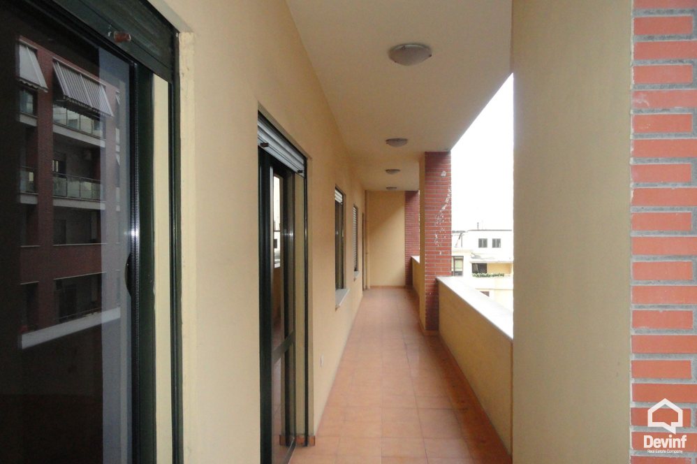 Tirane Qera Zyre 3+1+A Zyre ne qender te Tiranes apartament