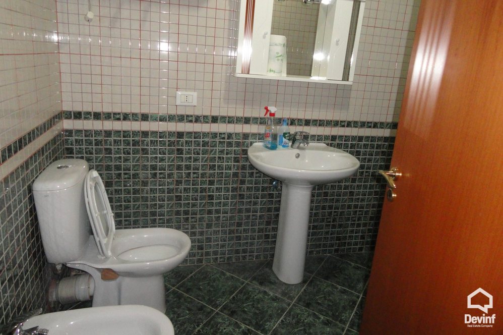 Tirane Qera Zyre 3+1+A Zyre ne qender te Tiranes apartament